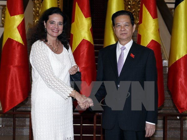 Thủ tướng Nguyễn Tấn Dũng tiếp Chủ tịch Thượng viện Vương quốc Bỉ Christine Defraigne. (Ảnh: Vietnam+)