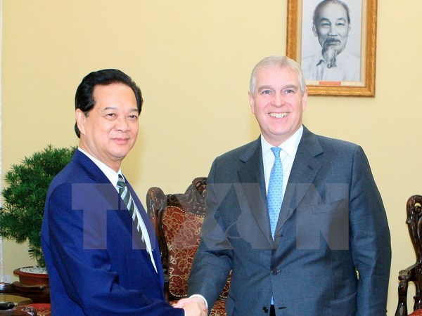 Thủ tướng Nguyễn Tấn Dũng tiếp Hoàng tử Liên hiệp Vương quốc Anh và Bắc Ireland Andrew. (Ảnh: Vietnam+)