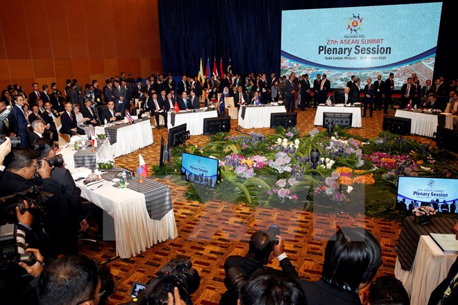 Toàn cảnh Phiên toàn thể của Hội nghị cấp cao ASEAN 27, tổ chức tại thủ đô Kuala Lumpur, Malaysia. (Ảnh: Vietnam+)