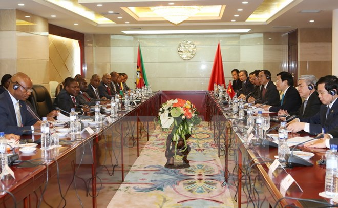 Tổng thống Mozambique, ngài Filipe Jacinto Nyusi hội đàm với Chủ tịch nước Trương Tấn Sang. (Ảnh: Vietnam+)