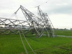 Hiện trường sự cố đổ cột điện đường dây 500 kV