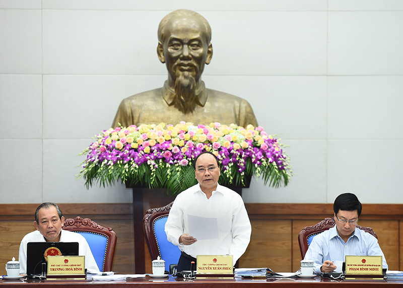Thủ tướng Nguyễn Xuân Phúc chủ trì phiên họp Chính phủ thường kỳ tháng 8/2016. Ảnh: VGP/Quang Hiếu