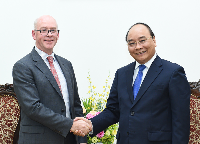 Thủ tướng Nguyễn Xuân Phúc tiếp Trưởng Đại diện IMF tại Việt Nam Jonathan Dunn
