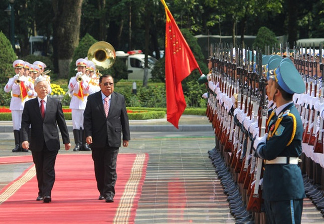 Tổng Bí thư Nguyễn Phú Trọng và Tổng Bí thư, Chủ tịch nước Lào Bounnhang Vorachith trong chuyến thăm Việt Nam của ông Bounnhang Vorachith tháng 4/2016