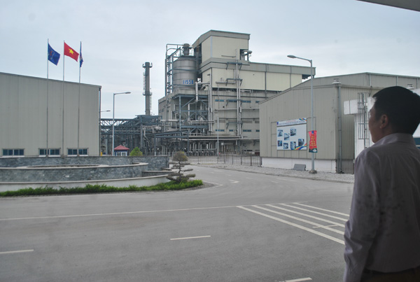 Nhà máy xơ sợi Đình Vũ (PVTex) đang đắp chiếu (Ảnh: dantri.com.vn)