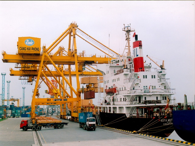 Thủ tướng yêu cầu giảm chi phí logistics, phát triển dịch vụ logistics Việt Nam