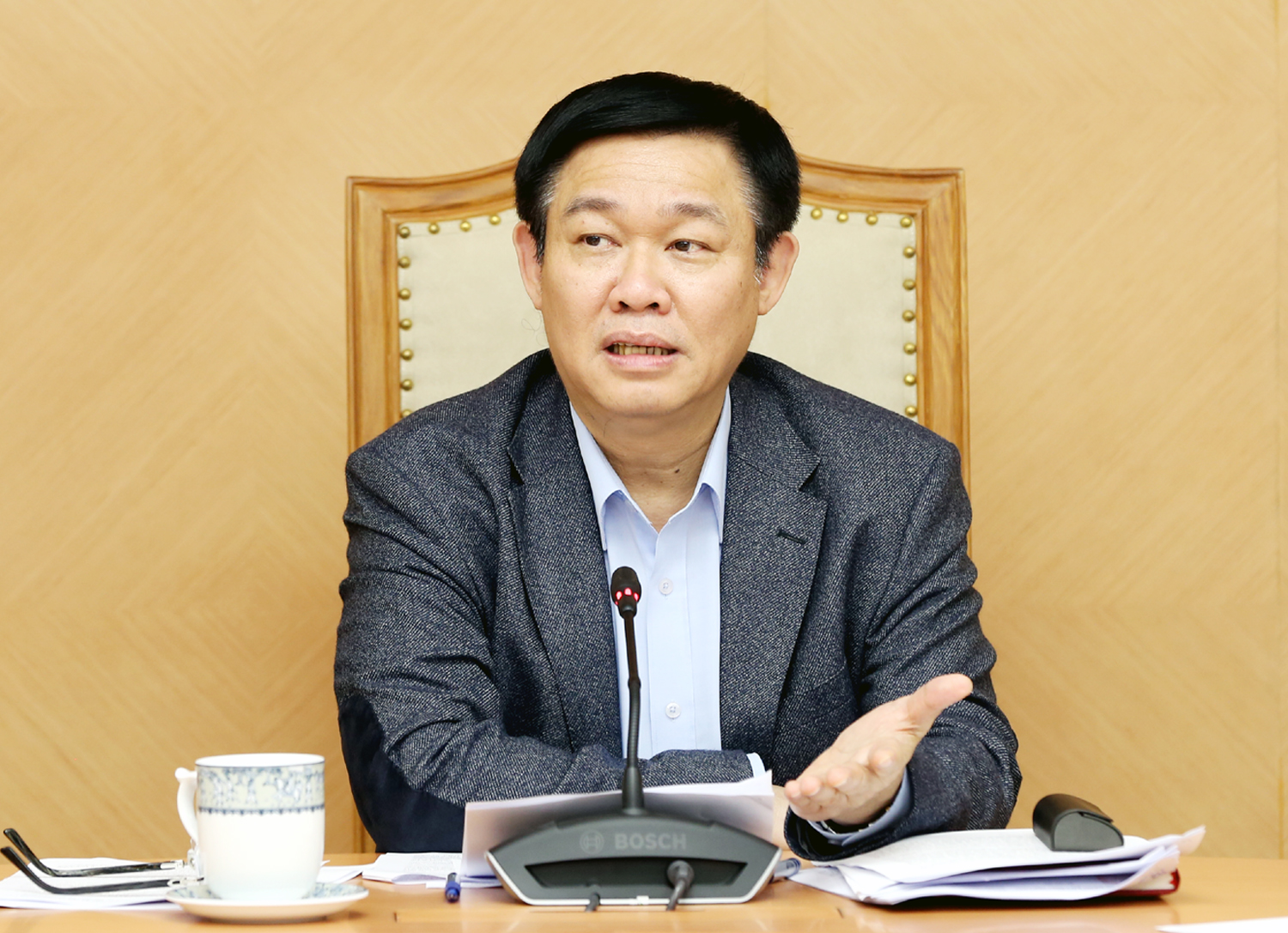 Phó Thủ tướng Vương Đình Huệ chủ trì cuộc họp (Ảnh: VGP/Thành Chung)