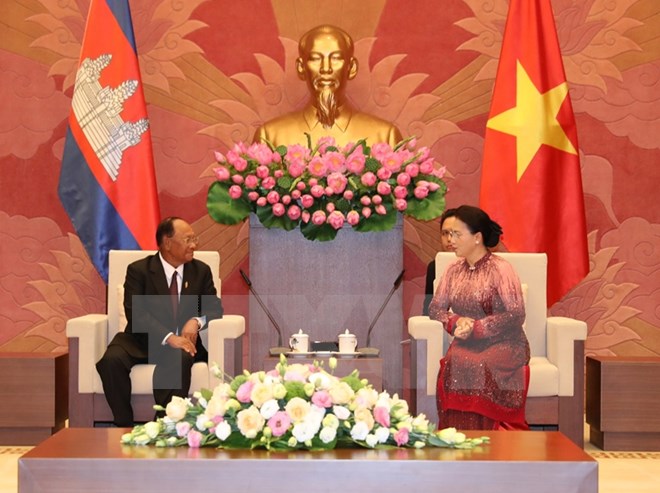 Chủ tịch Quốc hội Nguyễn Thị Kim Ngân tiếp Chủ tịch Quốc hội Vương quốc Campuchia Heng Samrin. (Ảnh: Trọng Đức/TTXVN)