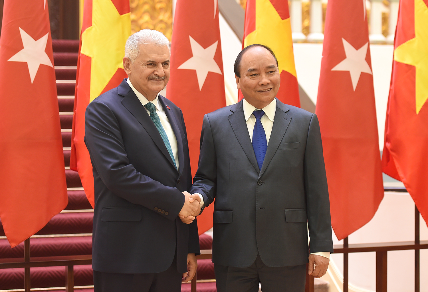 Thủ tướng Nguyễn Xuân Phúc hội đàm với Thủ tướng Thổ Nhĩ Kỳ