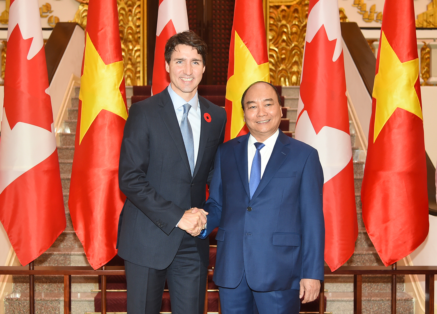 Thủ tướng Nguyễn Xuân Phúc và Thủ tướng Canada Justin Trudeau trước khi tiến hành hội đàm tại Trụ sở Chính phủ