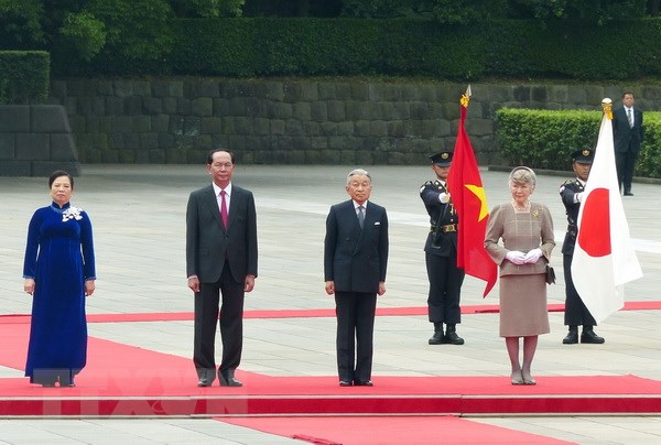 Nhà vua Nhật Bản Akihito và Hoàng hậu chủ trì Lễ đón Chủ tịch nước Trần Đại Quang và Phu nhân (Ảnh: Nhan Sáng/TTXVN)