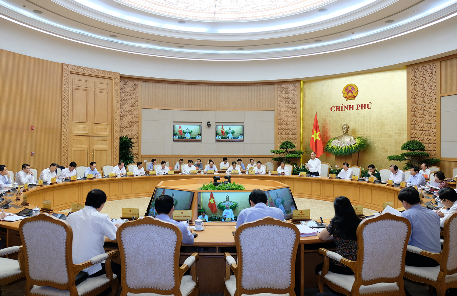 Quang cảnh phiên họp Chính phủ thường kỳ tháng 5/2018 (Ảnh: VGP/Quang Hiếu)