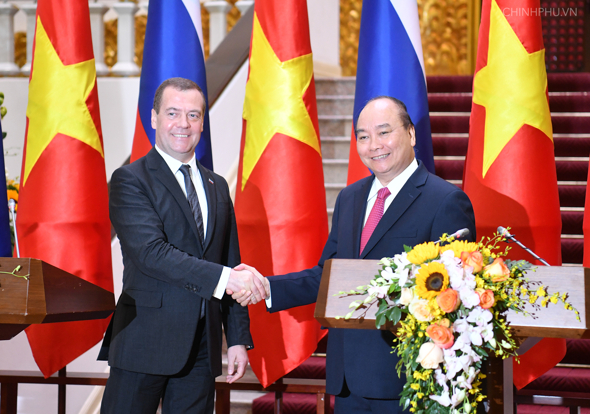 Thủ tướng Nguyễn Xuân Phúc và Thủ tướng Liên bang Nga Dmitry Medvedev (Ảnh: VGP/Quang Hiếu)
