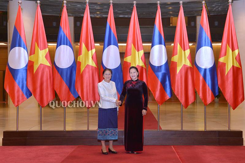 Chủ tịch Quốc hội Nguyễn Thị Kim Ngân và Chủ tịch Quốc hội Lào Pany Yathotou