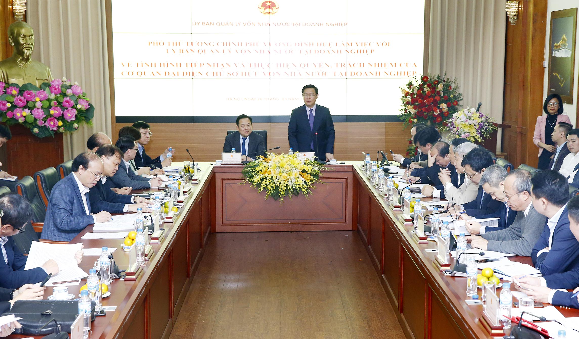 Phó Thủ tướng Vương Đình Huệ phát biểu tại cuộc họp (Ảnh: VGP/Thành Chung)