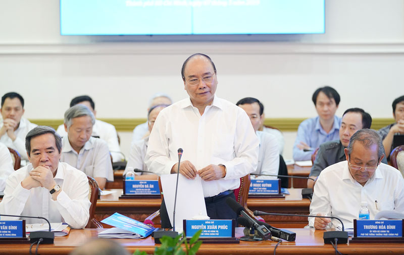 Thủ tướng Nguyễn Xuân Phúc chủ trì cuộc họp Tiểu ban kinh tế - Xã hội