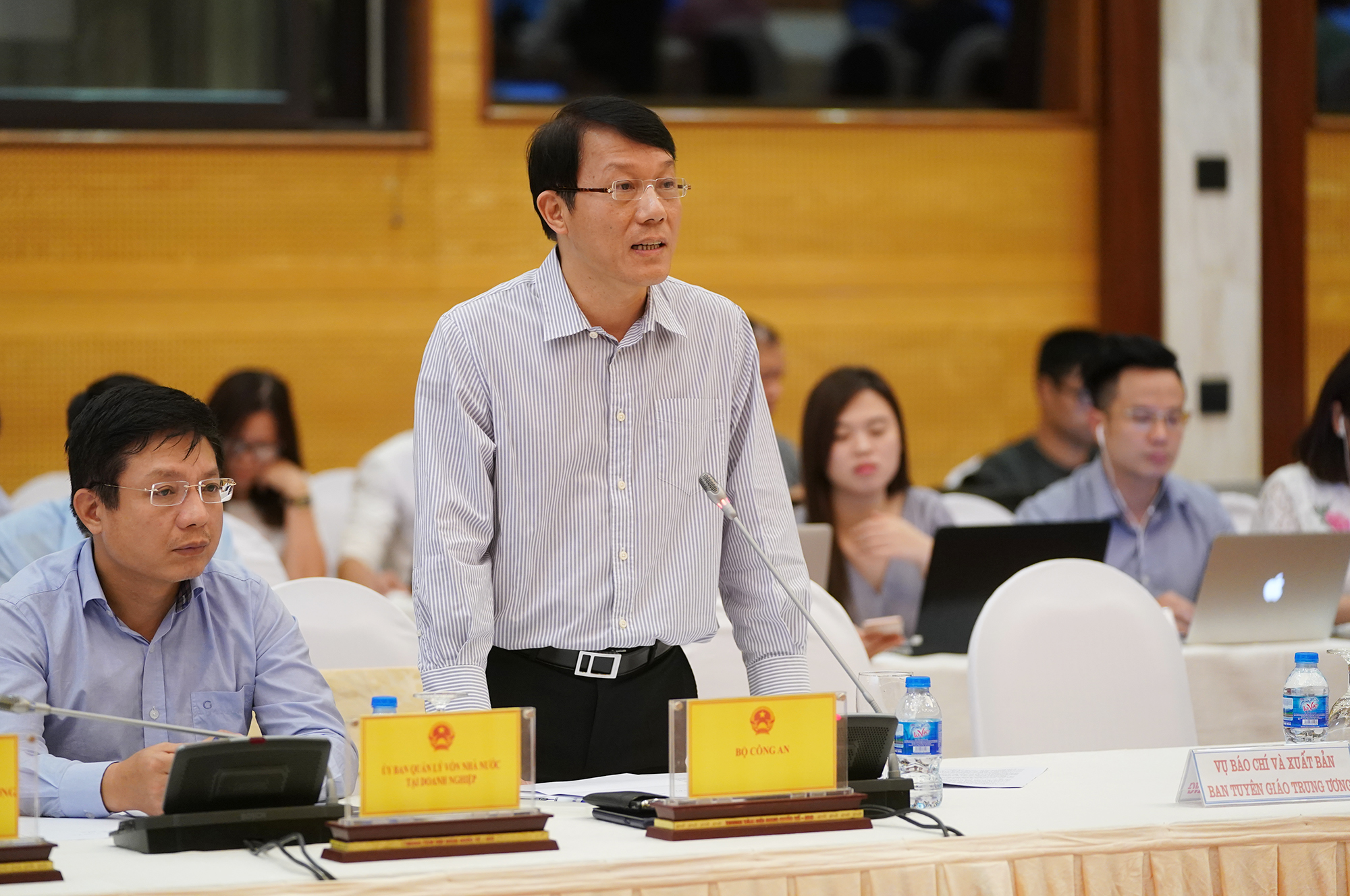 Trung tướng Lương Tam Quang trả lời báo chí tại Họp báo Chính phủ thường kỳ tháng 5/2019 (Ảnh: VGP)