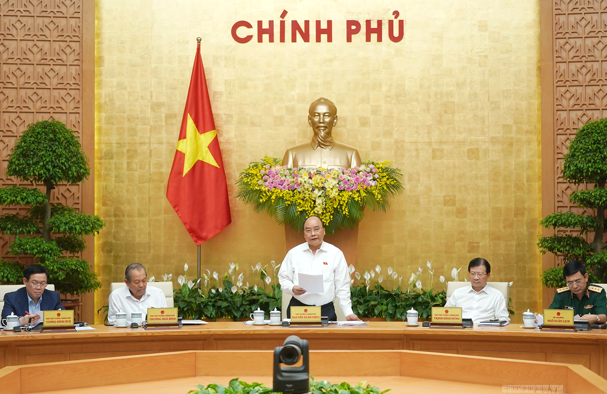 Thủ tướng chủ trì phiên họp Chính phủ tháng 5/2019 (Ảnh: VGP/Quang Hiếu)