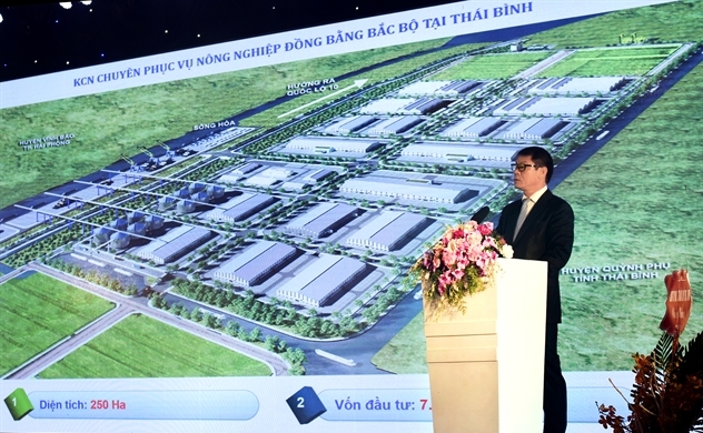 Ông Trần Bá Dương, Chủ tịch HĐQT Thaco công bố Dự án Khu công nghiệp tại Thái Bình (Ảnh: NCĐT)