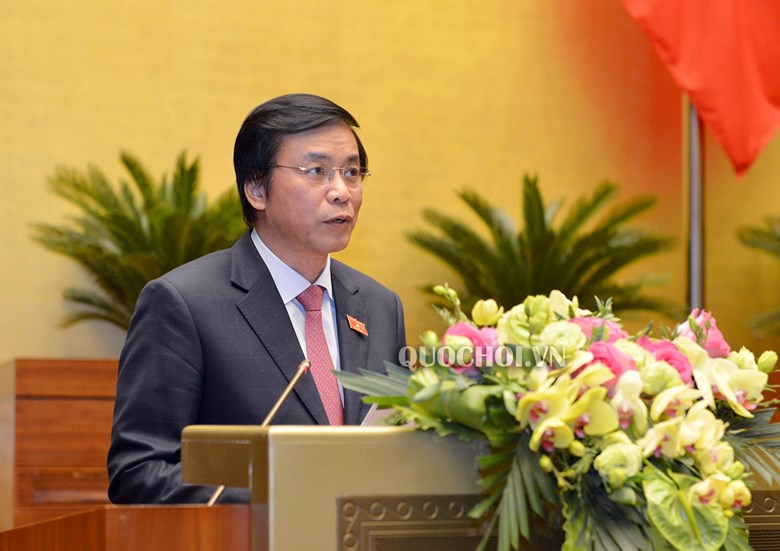 Tổng Thư ký Quốc hội - Chủ nhiệm Văn phòng Quốc hội Nguyễn Hạnh Phúc trình bày Nghị quyết kỳ họp thứ 8 Quốc hội khóa XIV