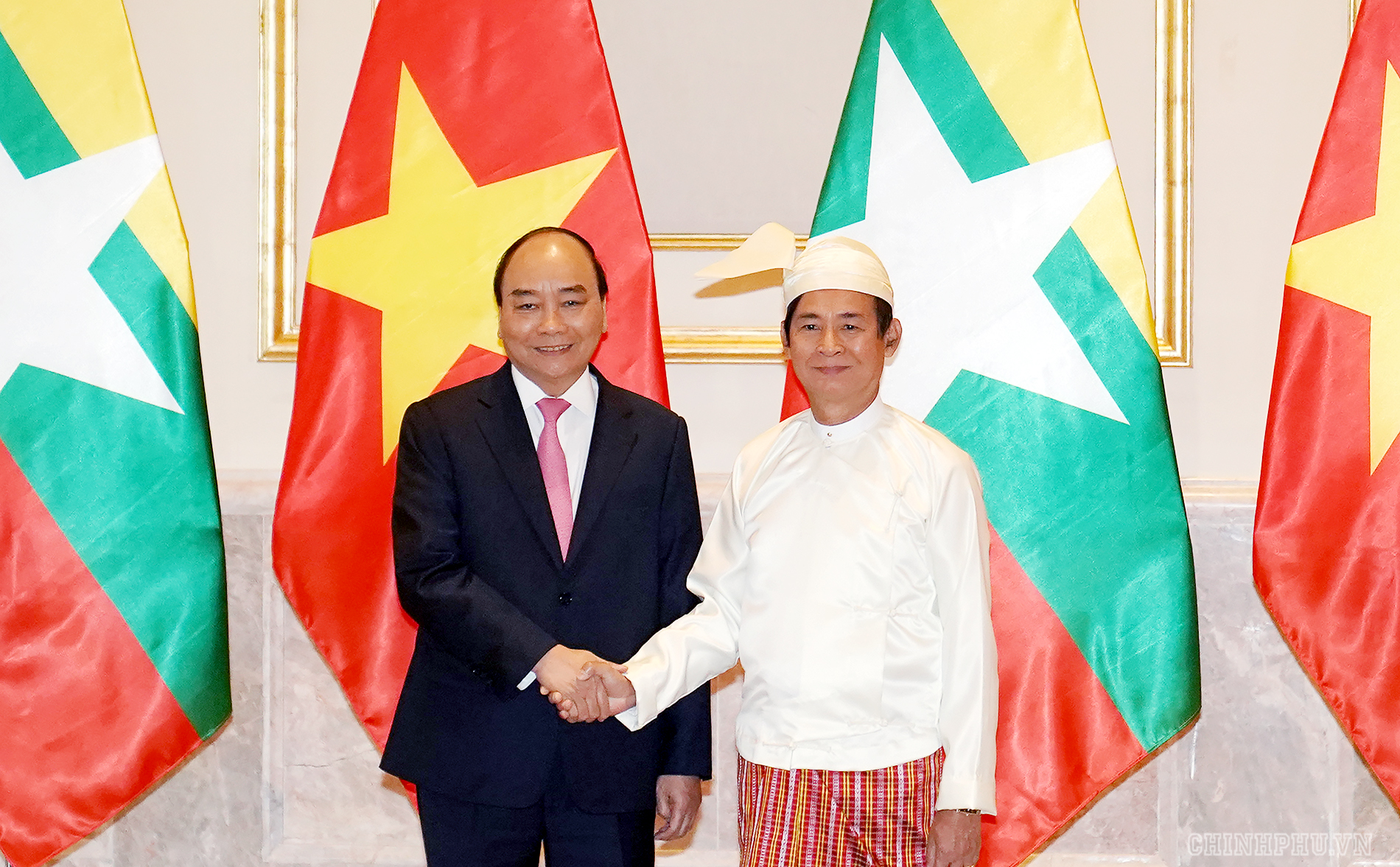 Thủ tướng Nguyễn Xuân Phúc và Tổng thống Myanmar Win Myint