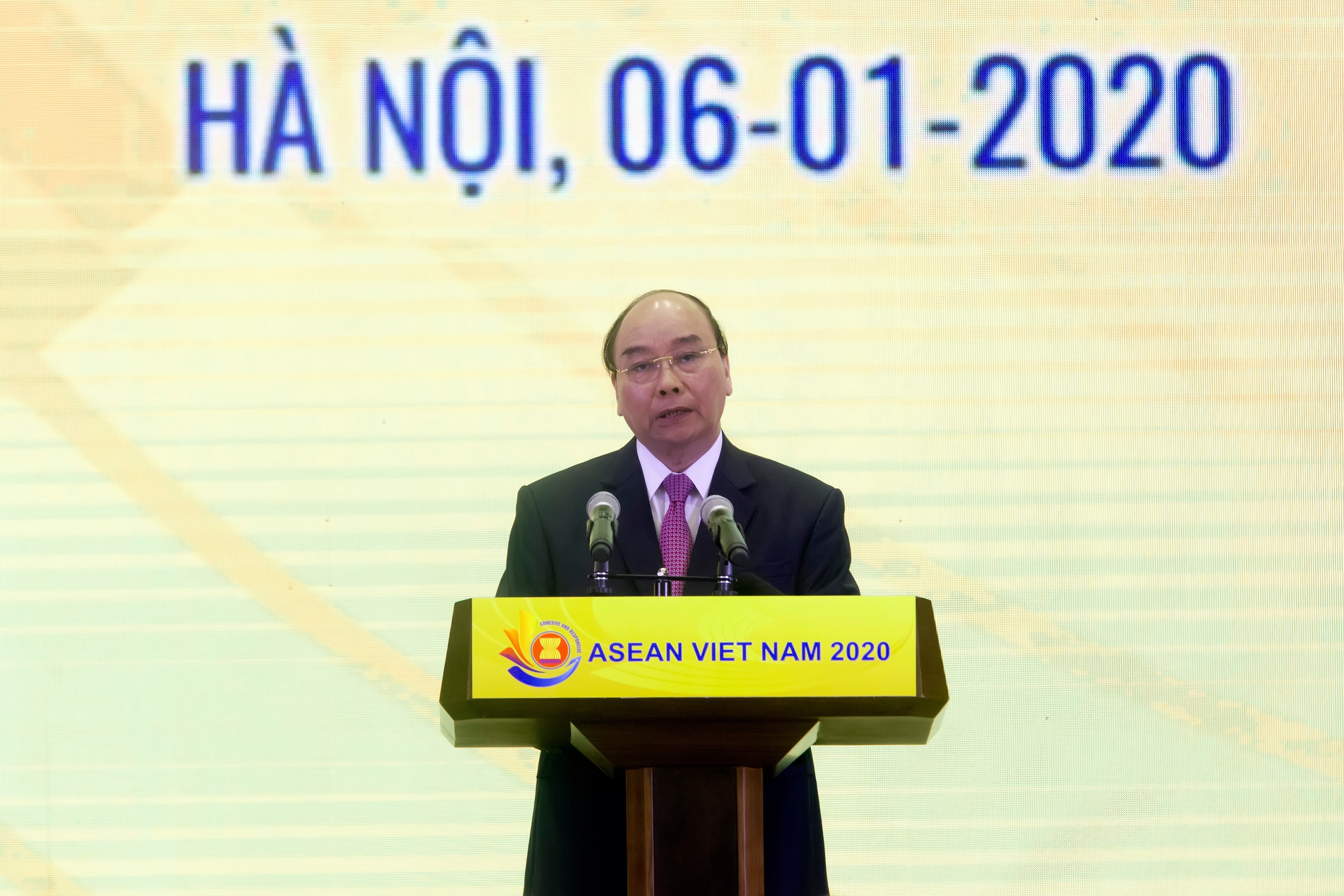 Thủ tướng Chính phủ Nguyễn Xuân Phúc phát biểu tại Lễ khởi động Năm Chủ tịch ASEAN 2020 (Ảnh: Chí Cường)