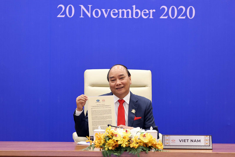 Thủ tướng Nguyễn Xuân Phúc và các nhà lãnh đạo các nền kinh tế thành viên APEC thông qua Tuyên bố Putrajaya về Tầm nhìn APEC tới năm 2040