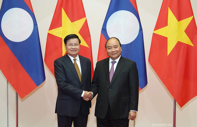 Thủ tướng Nguyễn Xuân Phúc và Thủ tướng Lào Thongloun Sisoulith