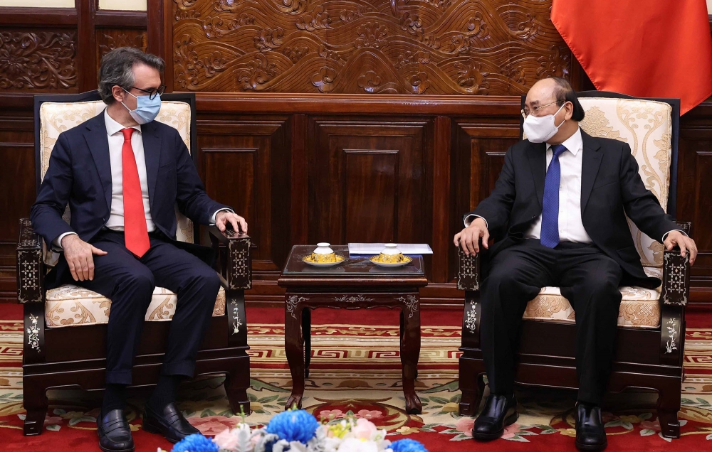 Chủ tịch nước Nguyễn Xuân Phúc tiếp ông Giorgio Aliberti, Đại sứ, Trưởng phái đoàn Liên minh châu Âu tại Việt Nam. (Nguồn: TTXVN)