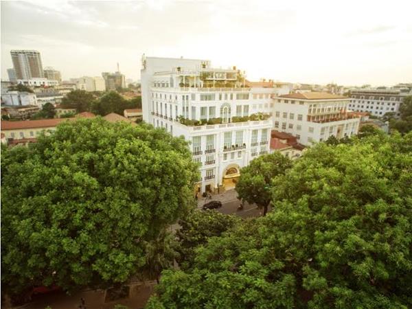 Khách sạn Apricot - Hà Nội nổi bật với tòa nhà trắng kiêu sa
