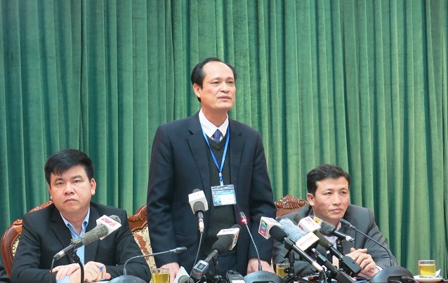 Ông Đỗ Mạnh Tuấn trả lời báo chí tại cuộc họp giao ban báo chí Thành uỷ Hà Nội (Ảnh: HNMO)