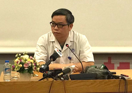 Ông Trần Trung Dũng, Phó Giám đốc Bệnh viện Xanh Pôn tại buổi họp báo. Ảnh: VGP/Hiền Minh