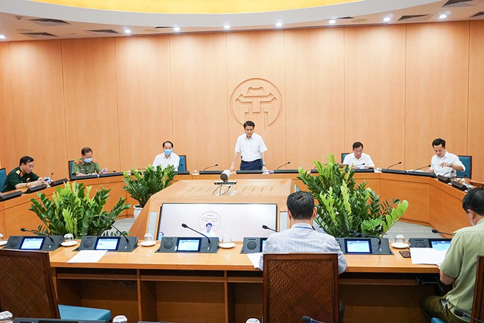 Chủ tịch Nguyễn Đức Chung chủ trì họp Ban chỉ đạo phòng chống Covid-19 của TP. Hà Nội (Ảnh: Công Thọ)
