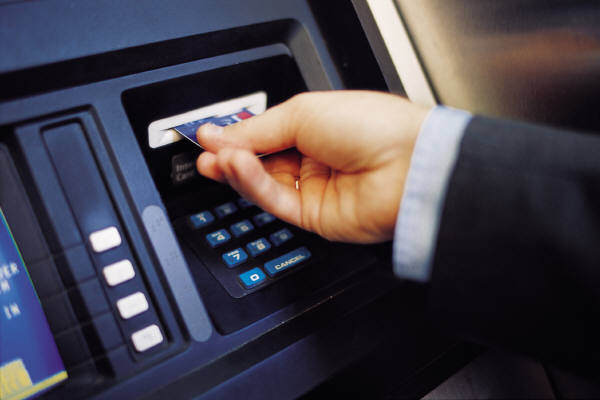 Kết nối chuyển mạch thẻ sẽ tạo điều kiện thanh toán thuận lợi cho chủ thẻ ngân hàng Việt Nam và Nga