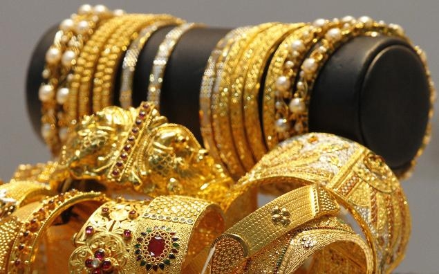 doanh nghiệp vàng trang sức lại xin nhập khẩu nguyên liệu tự do