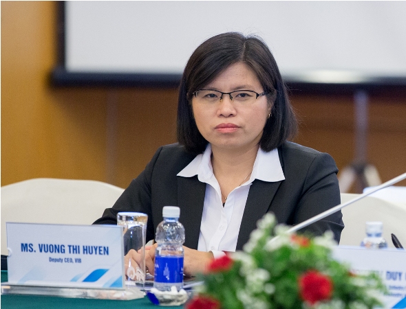 Bà Vương Thị Huyền, đại diện VIB nêu giải pháp cho doanh nghiệp trong ngành công nghiệp hỗ trợ tại hội thảo do Bộ Kế hoạch và Đầu tư tổ chức
