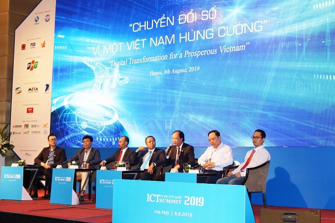 Ông Nguyễn Đình Thắng – Chủ tịch HĐQT LienVietPostBank phát biểu tại tọa đàm