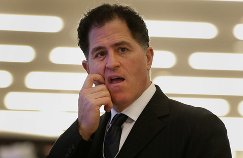 Michael Dell đang phải đứng giữa lựa chọn bán tập đoàn cho ai: Blackstone hay Carl Icahn. Ảnh: Bloomberg