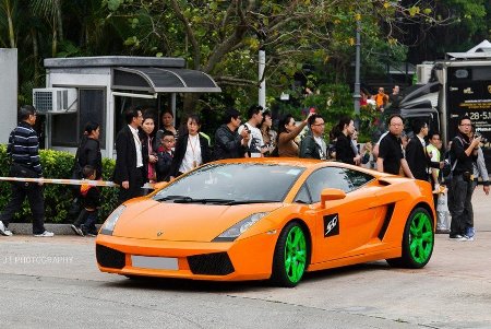 Gallardo Super Trofeo màu đỏ