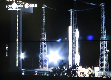 Tên lửa đẩy VEGA từ bãi phóng Kourou, Guyana thuộc Pháp
