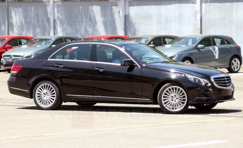 Mercedes-E-class-2-1373811653_500x0.jpg