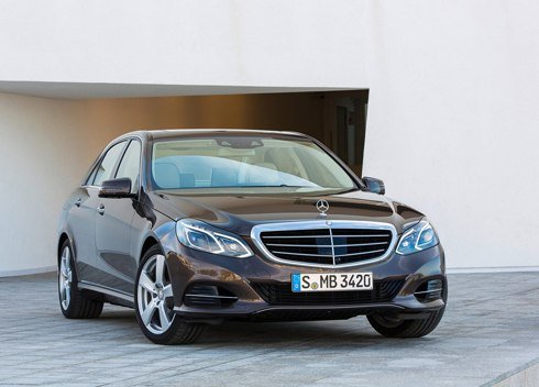 Mercedes-Benz-E-Class-2014-11.jpg