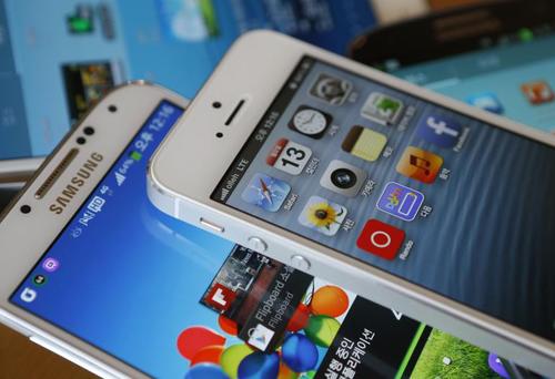 Apple, Samsung cùng mất dần thị phần smartphone