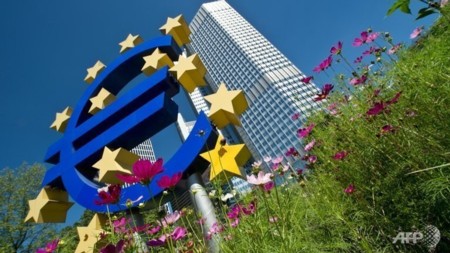 Eurozone thoát khỏi cuộc suy thoái dài nhất 40 năm