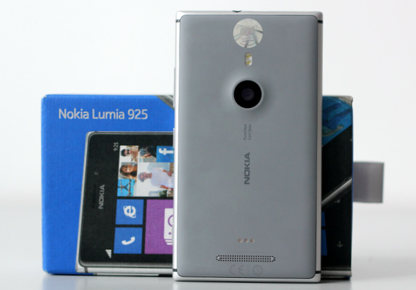 Nokia-Lumia-925-4-JPG.jpg
