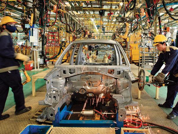 Công nghiệp ô tô nhọc nhằn vì chậm nội địa hóa