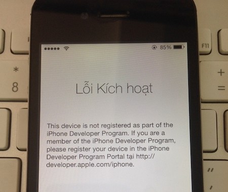Thông báo lỗi với thiết bị tự ý nâng cấp lên iOS 7 (Ảnh: Tinhte)
