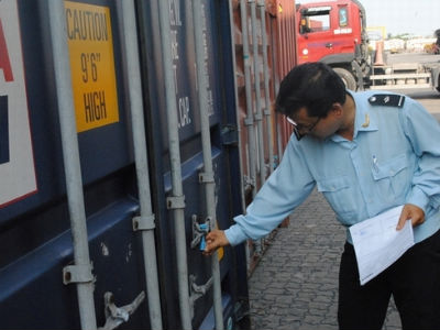 Hàng nghìn container bị “bỏ rơi” ở cảng Hải Phòng