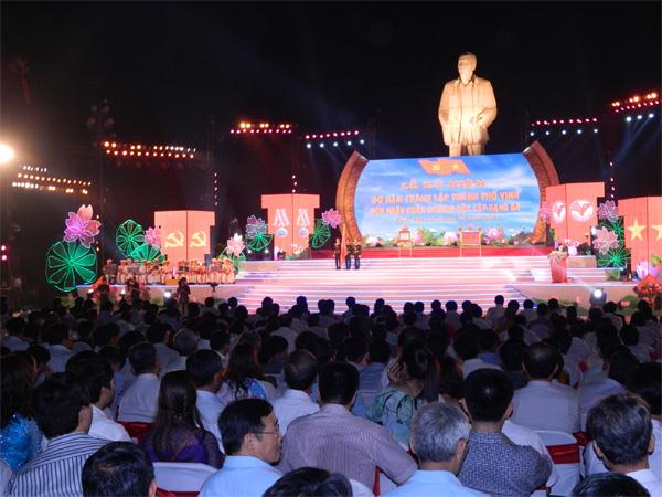 Kỷ niệm 50 năm thành lập thành phố Vinh
