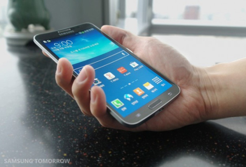 Samsung Galaxy Round màn hình cong, giá 21 triệu đồng
